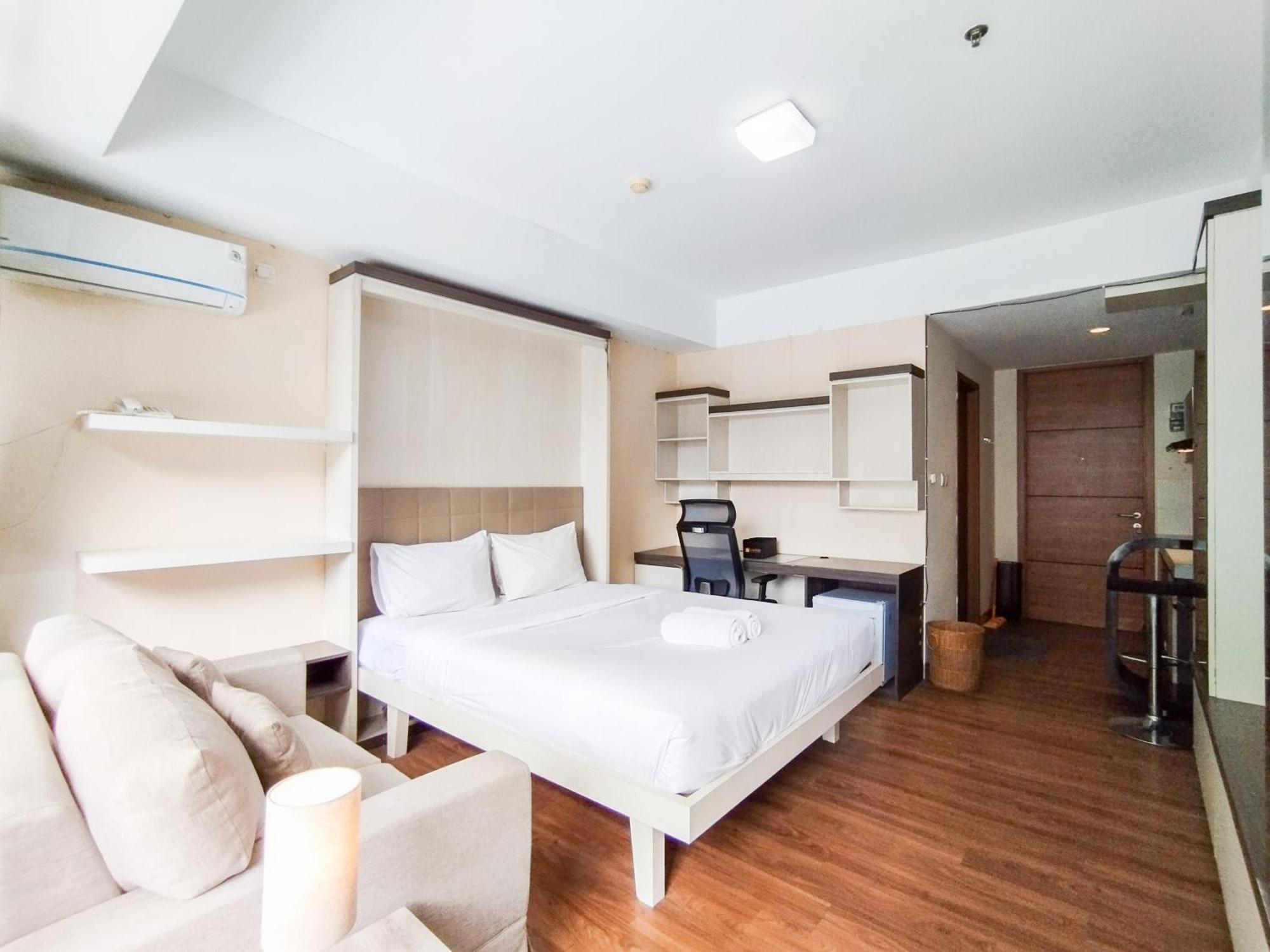 Simply And Comfy Studio Room Apartment Beverly Dago By Travelio Bandung Exterior foto