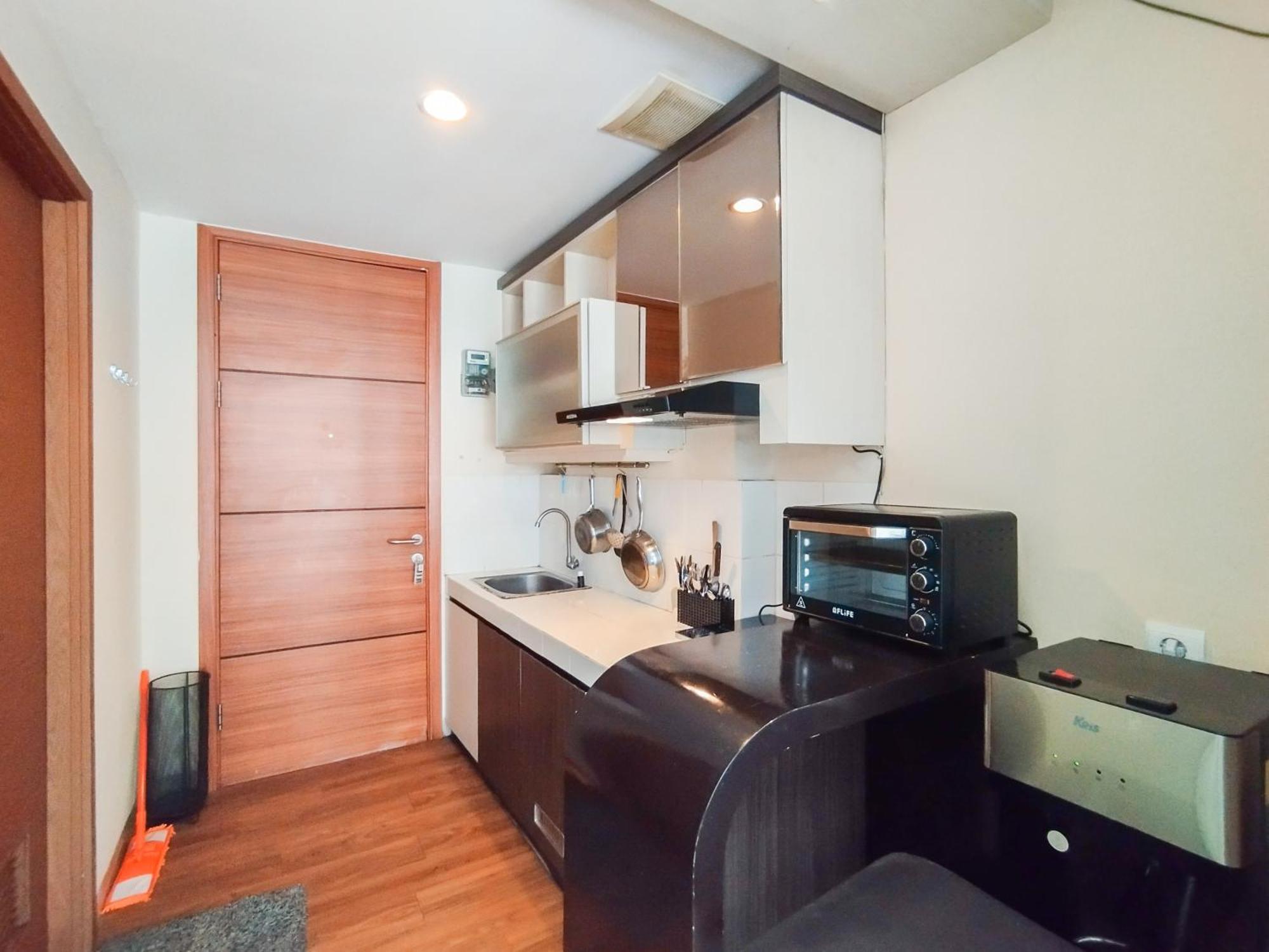 Simply And Comfy Studio Room Apartment Beverly Dago By Travelio Bandung Exterior foto