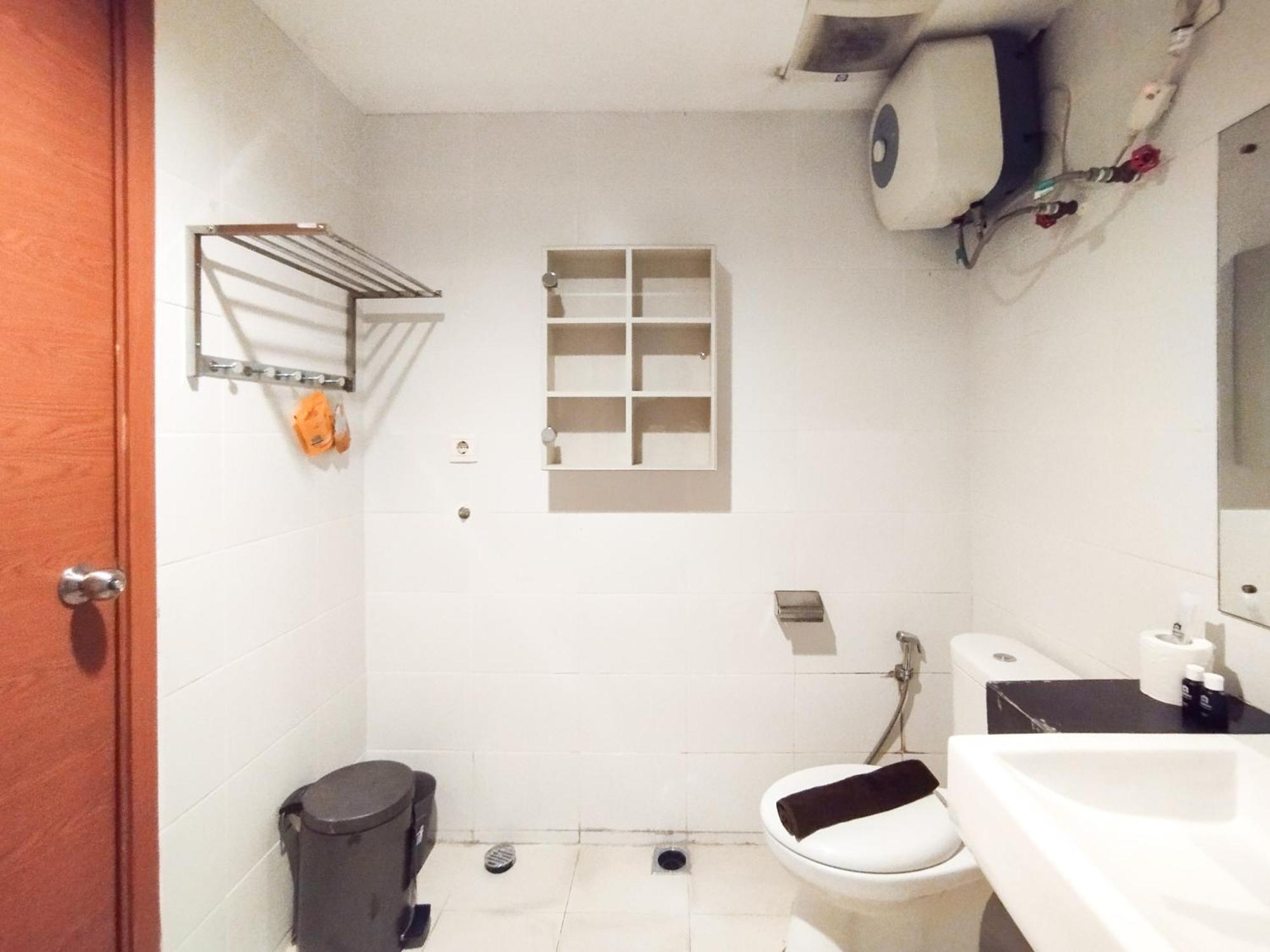 Simply And Comfy Studio Room Apartment Beverly Dago By Travelio Bandung Exterior foto