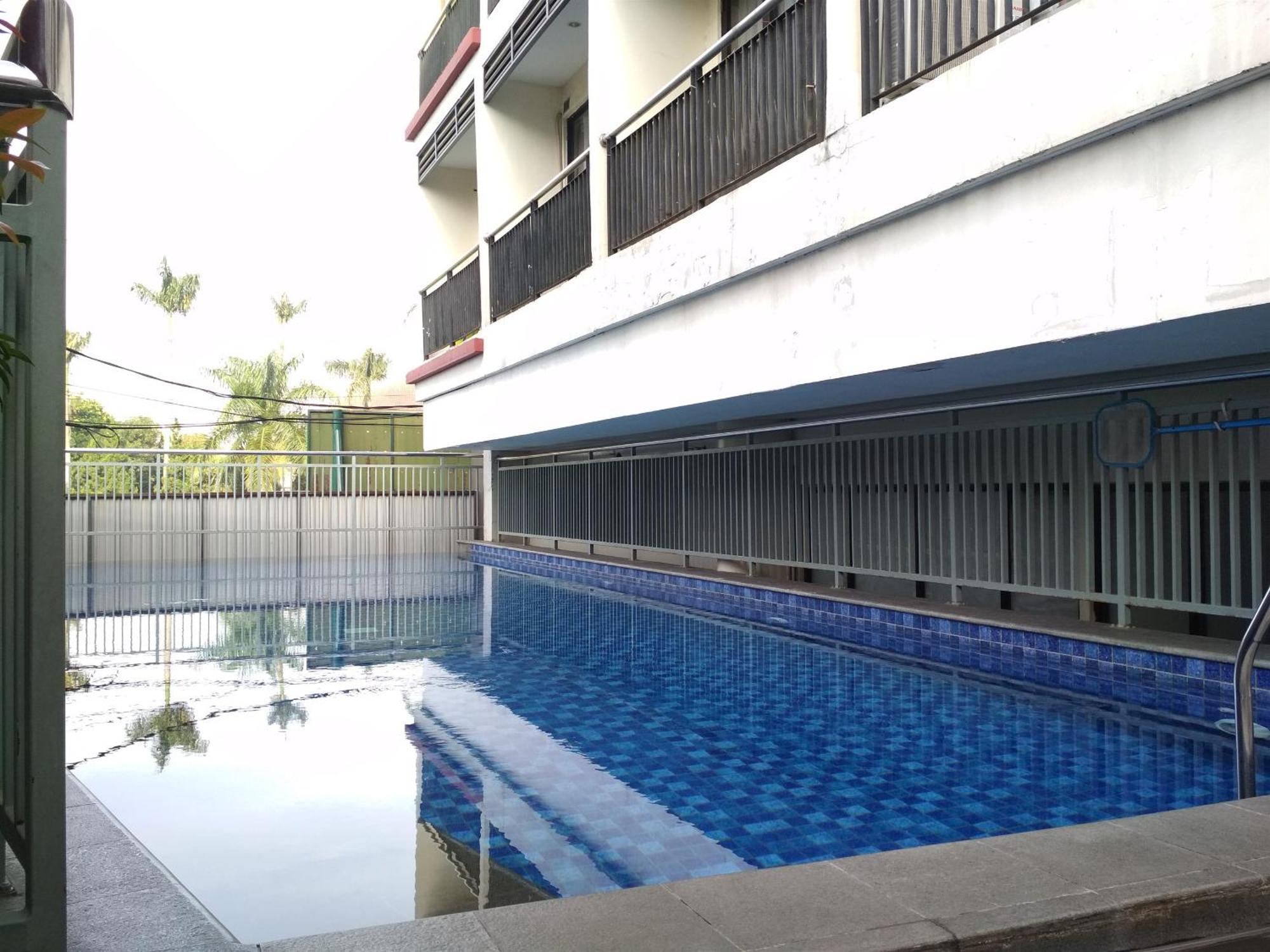 Simply And Comfy Studio Room Apartment Beverly Dago By Travelio Bandung Exterior foto