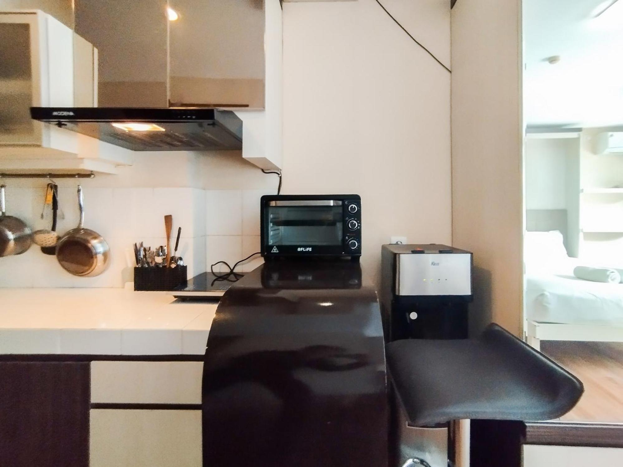 Simply And Comfy Studio Room Apartment Beverly Dago By Travelio Bandung Exterior foto